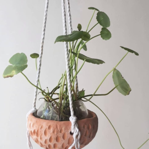 Pot e macramé de cerâmica